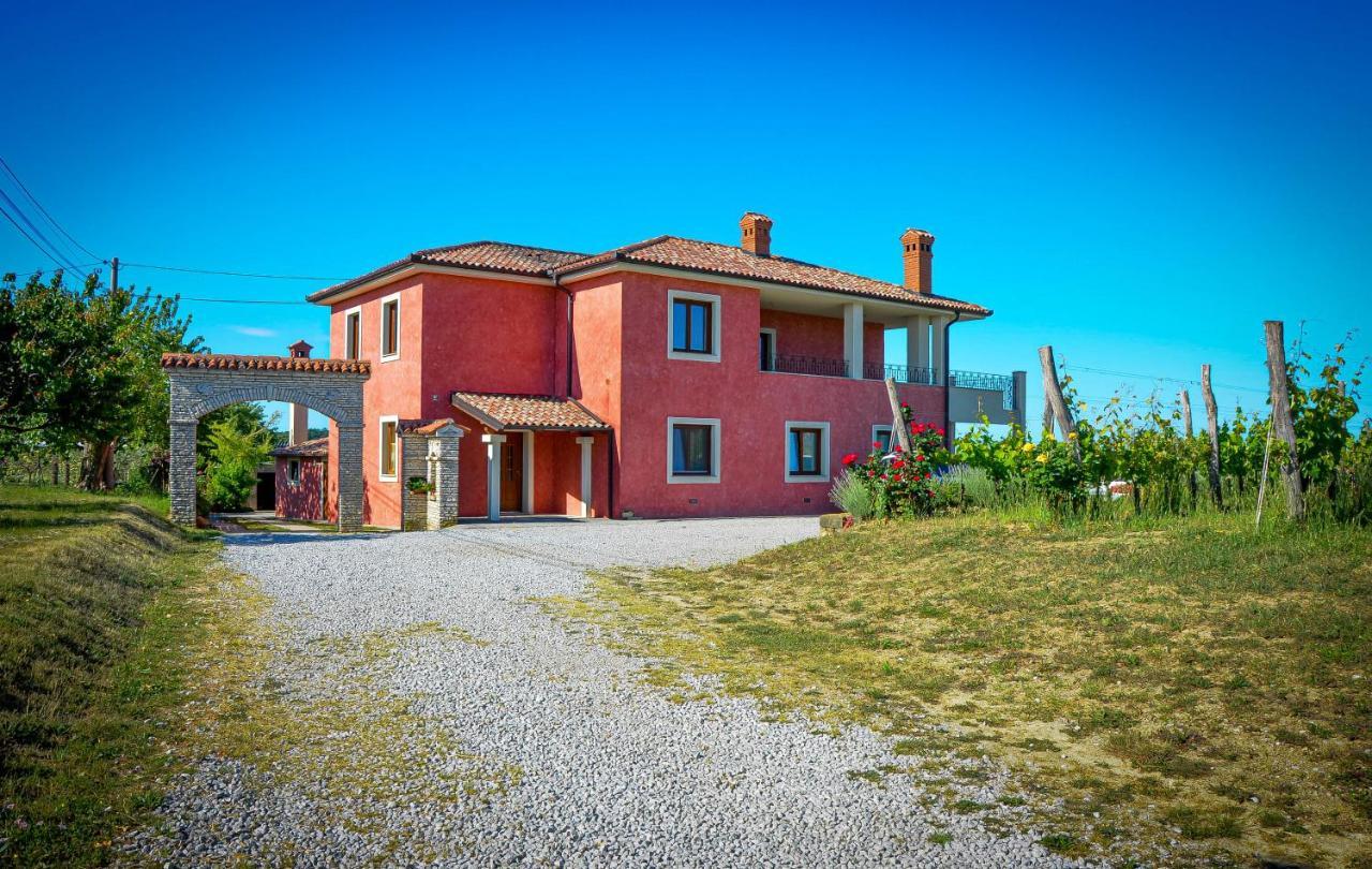 Wine & Apartment Vinales Capodistria Esterno foto