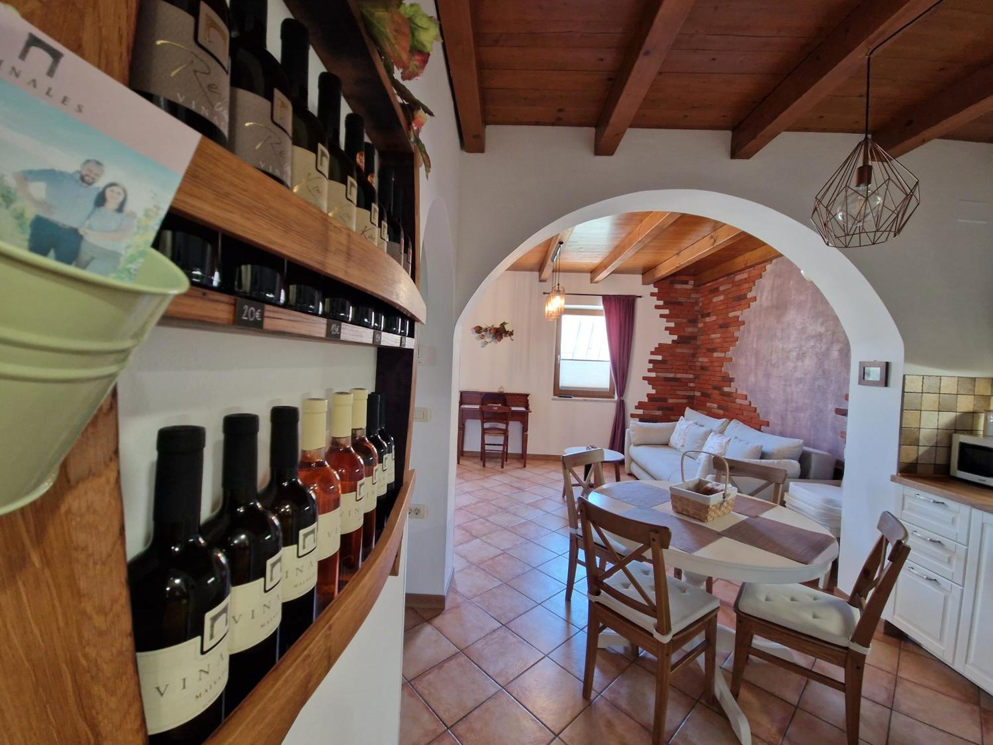 Wine & Apartment Vinales Capodistria Esterno foto